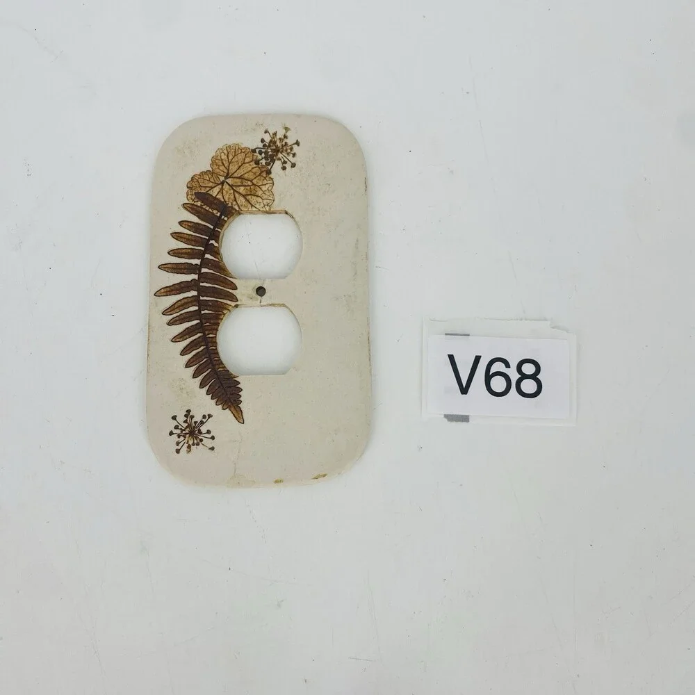 Vintage 1984 Michael Day Ceramic Outlet Cover Botanical Leaf Wall Plate Flat